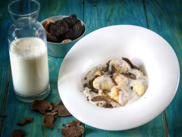 Gnocchi mit Milch-Trüffel-Creme f389dd04-99d4-4fa1-b136-dadbf2547178_kopie.jpg